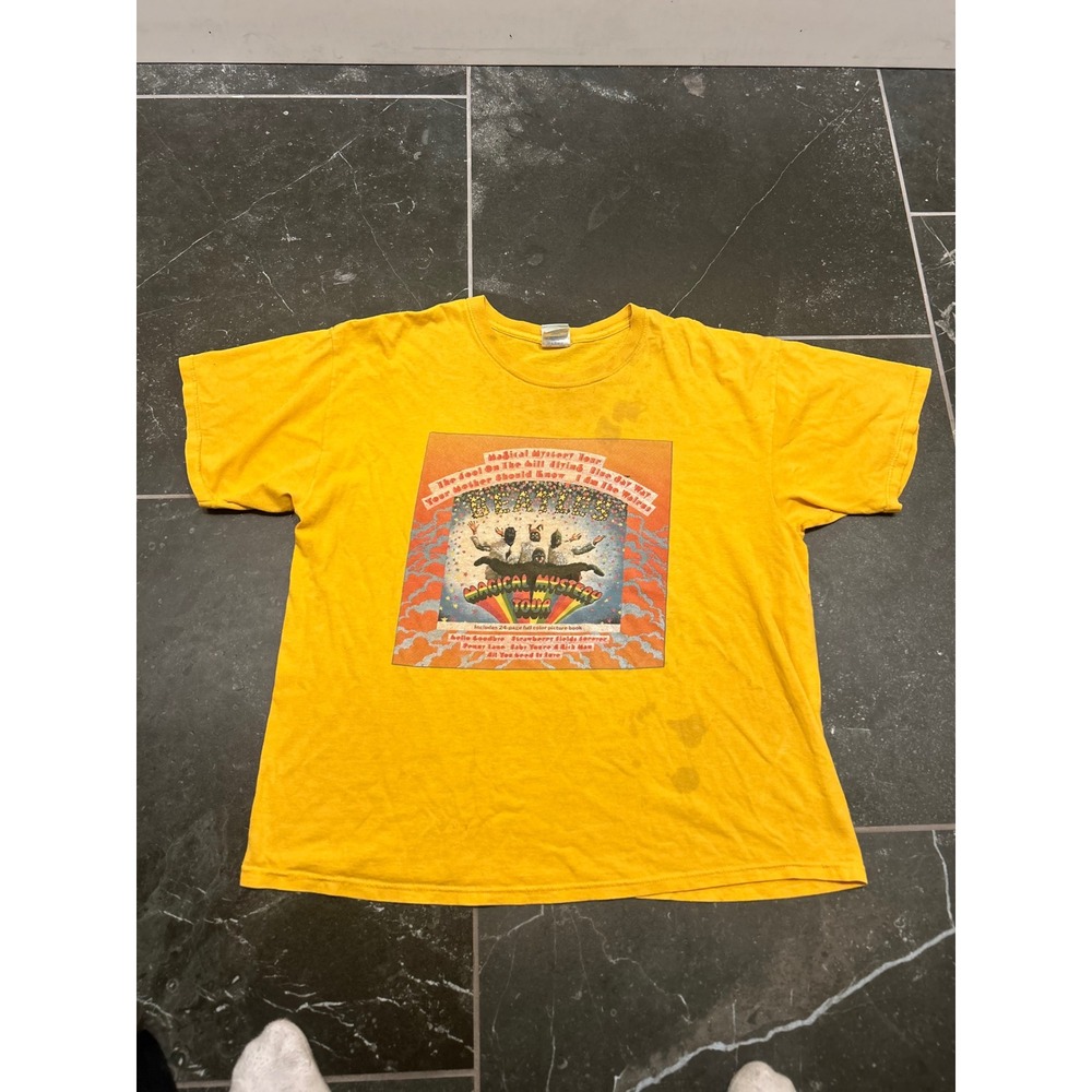 The Beatles Magical Mystery Tour Yellow Graphic T-Shirt Mens XL 2005 Apple Corps